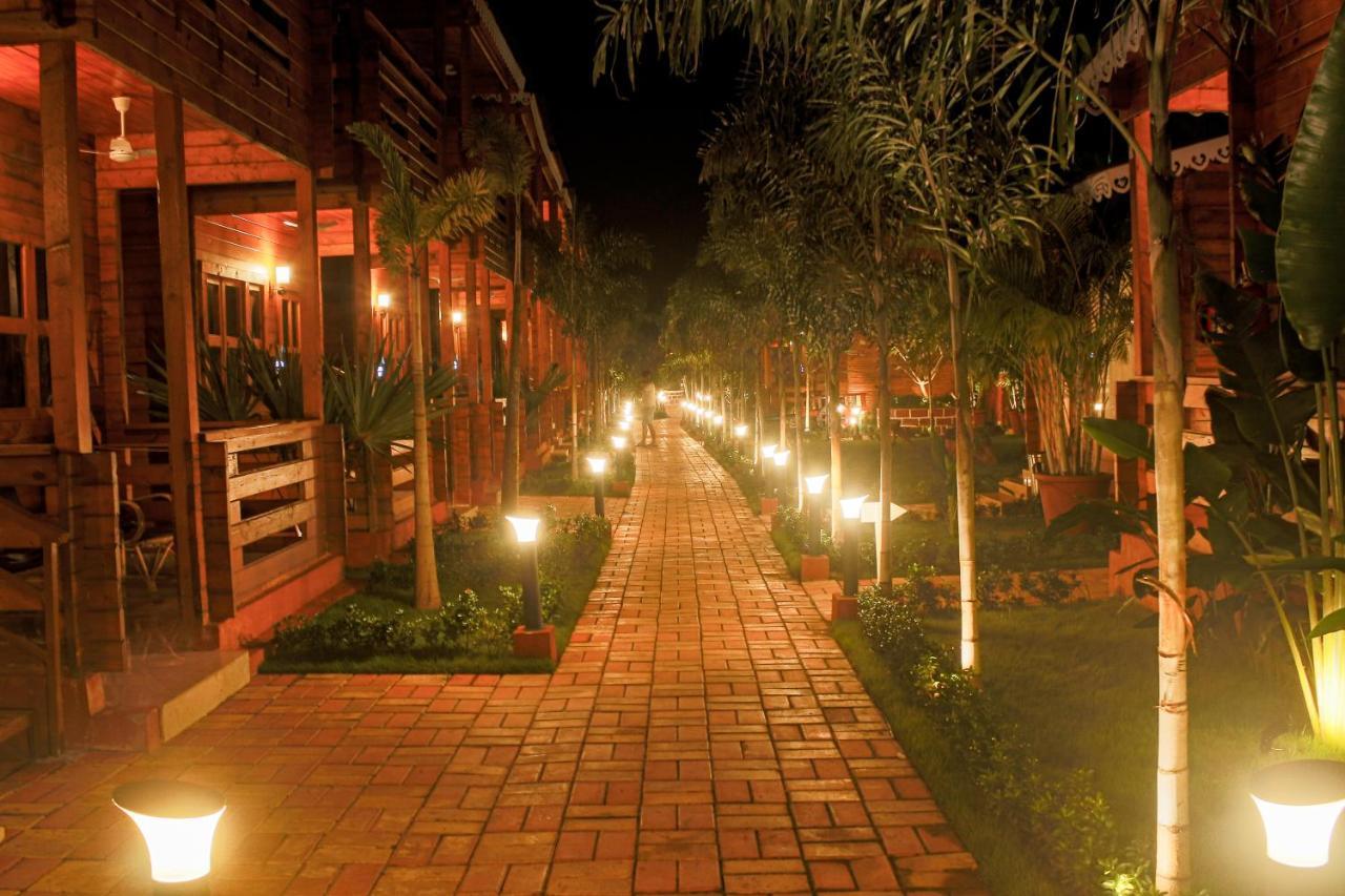 Grand Vatika Resort Arambol Exterior foto
